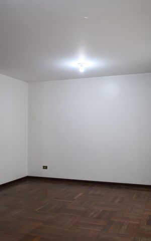 Casa à venda com 418m², 4 quartos e 4 vagasSala