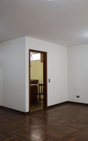 Casa à venda com 418m², 4 quartos e 4 vagasSala