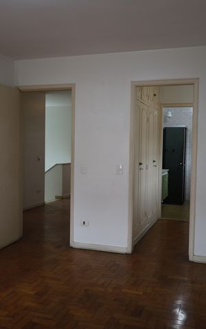 Casa à venda com 418m², 4 quartos e 4 vagasSuíte