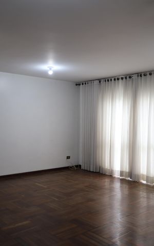 Casa à venda com 418m², 4 quartos e 4 vagasSala