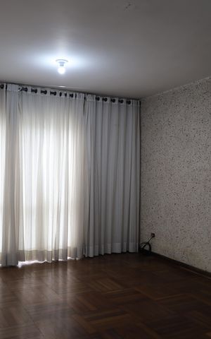 Casa à venda com 418m², 4 quartos e 4 vagasSala