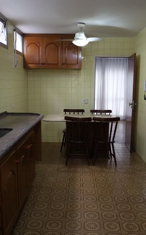 Casa à venda com 418m², 4 quartos e 4 vagasCozinha