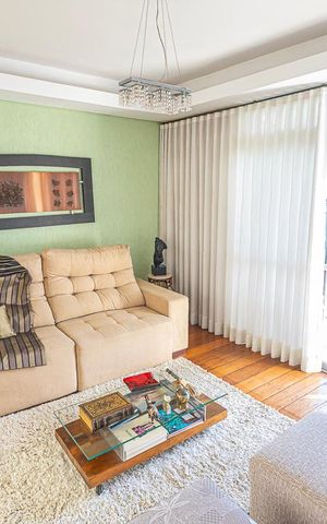 Apartamento à venda com 168m², 4 quartos e 2 vagas Apartamento à venda com 168m², 4 quartos e 2 vagasSala