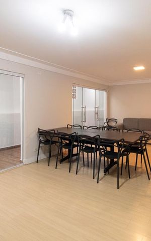 Casa à venda com 290m², 5 quartos e 4 vagas Casa à venda com 290m², 5 quartos e 4 vagasSala