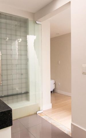 Casa à venda com 290m², 5 quartos e 4 vagas Casa à venda com 290m², 5 quartos e 4 vagasBanheiro da Suíte 3