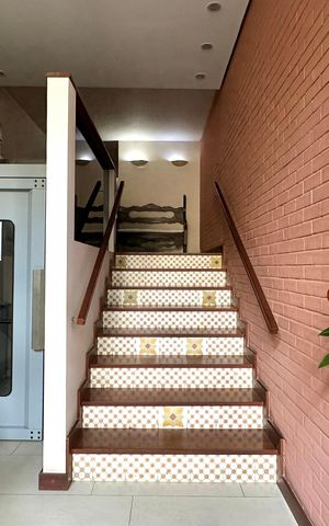 Apartamento à venda com 100m², 3 quartos e 1 vaga Apartamento à venda com 100m², 3 quartos e 1 vagaEscada