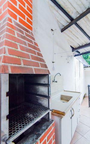 Casa à venda com 160m², 2 quartos e 3 vagasChurrasqueira