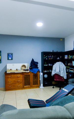 Casa à venda com 160m², 2 quartos e 3 vagasSala