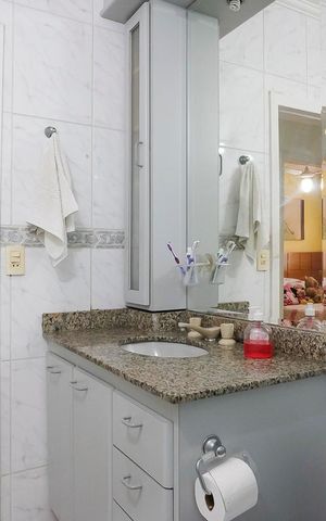 Casa à venda com 200m², 3 quartos e 4 vagasBanheiro 