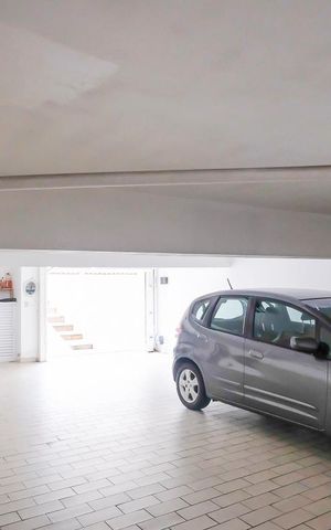 Casa à venda com 200m², 3 quartos e 4 vagasGaragem