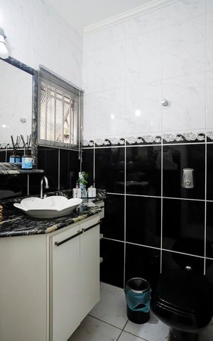 Casa à venda com 200m², 3 quartos e 4 vagasLavabo