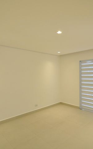 Casa à venda com 180m², 4 quartos e 2 vagasQuarto Suíte