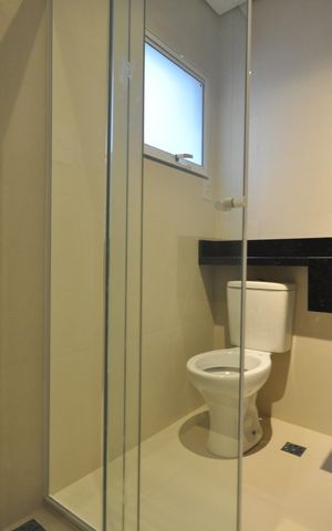 Casa à venda com 180m², 4 quartos e 2 vagasBanheiro social