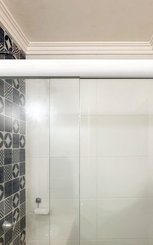 Apartamento à venda com 56m², 2 quartos e 1 vaga Apartamento à venda com 56m², 2 quartos e 1 vagaBanheiro Social