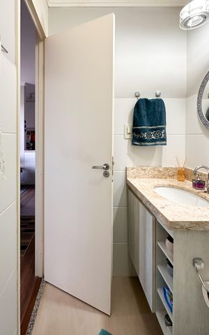 Apartamento à venda com 56m², 2 quartos e 1 vaga Apartamento à venda com 56m², 2 quartos e 1 vagaBanheiro Social