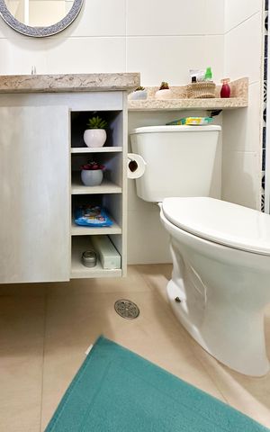 Apartamento à venda com 56m², 2 quartos e 1 vaga Apartamento à venda com 56m², 2 quartos e 1 vagaBanheiro Social