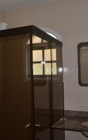 Casa de condomínio à venda com 200m², 4 quartos e 4 vagas Casa de condomínio à venda com 200m², 4 quartos e 4 vagasBanheiro