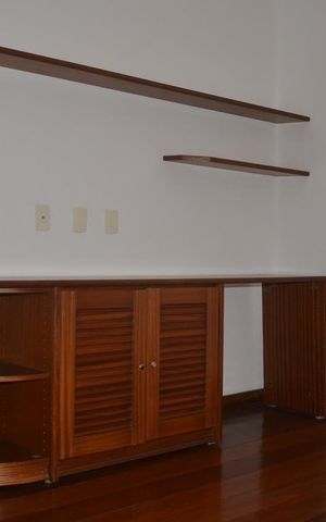 Casa de condomínio à venda com 200m², 4 quartos e 4 vagas Casa de condomínio à venda com 200m², 4 quartos e 4 vagasQuarto 1