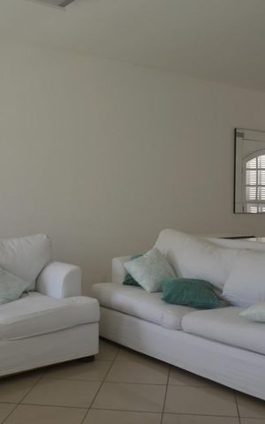 Casa de condomínio à venda com 200m², 4 quartos e 4 vagas Casa de condomínio à venda com 200m², 4 quartos e 4 vagasSala