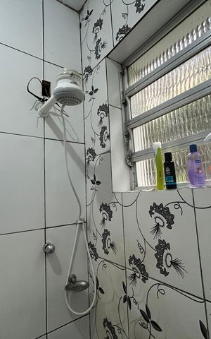 Casa à venda com 136m², 4 quartos e 2 vagasBanheiro