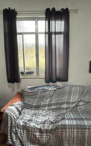 Casa à venda com 136m², 4 quartos e 2 vagasSala