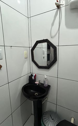 Casa à venda com 136m², 4 quartos e 2 vagasBanheiro