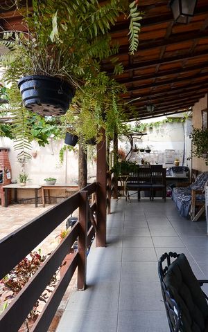 Casa para alugar com 353m², 4 quartos e 4 vagas Casa para alugar com 353m², 4 quartos e 4 vagasÁrea externa