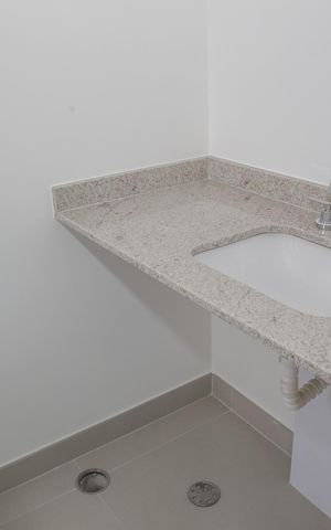 Apartamento para alugar com 136m², 3 quartos e 2 vagas Apartamento para alugar com 136m², 3 quartos e 2 vagasBanheiro da Suíte 2
