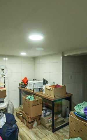 Casa à venda com 180m², 2 quartos e 2 vagas Casa à venda com 180m², 2 quartos e 2 vagasQuarto de serviço