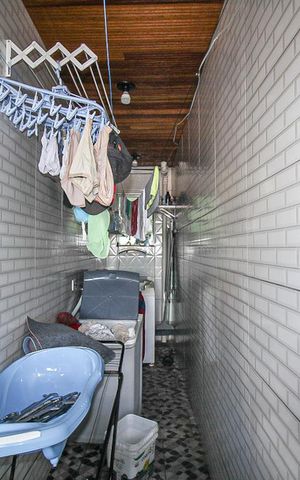 Casa à venda com 180m², 2 quartos e 2 vagas Casa à venda com 180m², 2 quartos e 2 vagasÁrea de Serviço