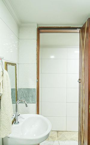 Casa à venda com 180m², 2 quartos e 2 vagas Casa à venda com 180m², 2 quartos e 2 vagasQuartinho