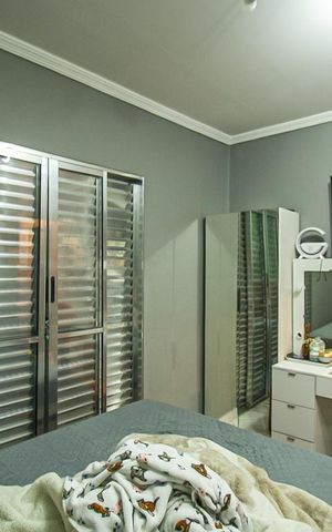 Casa à venda com 180m², 2 quartos e 2 vagas Casa à venda com 180m², 2 quartos e 2 vagasQuarto 1