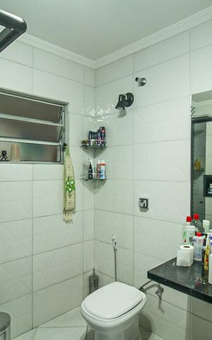 Casa à venda com 180m², 2 quartos e 2 vagas Casa à venda com 180m², 2 quartos e 2 vagasBanheiro