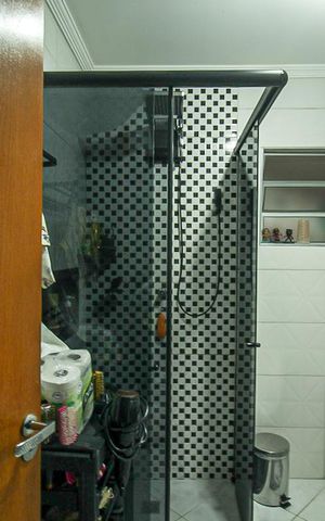 Casa à venda com 180m², 2 quartos e 2 vagas Casa à venda com 180m², 2 quartos e 2 vagasBanheiro