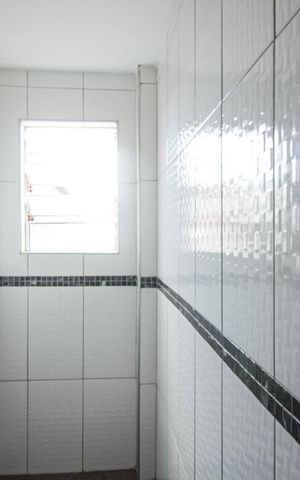 Casa à venda com 180m², 2 quartos e 2 vagas Casa à venda com 180m², 2 quartos e 2 vagasBanheiro do salao