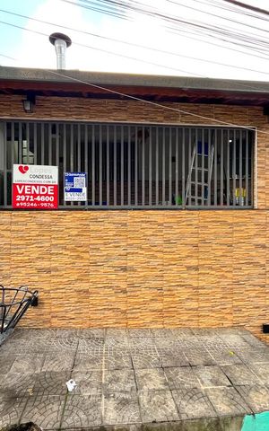 Casa à venda com 180m², 2 quartos e 2 vagas Casa à venda com 180m², 2 quartos e 2 vagasFachada