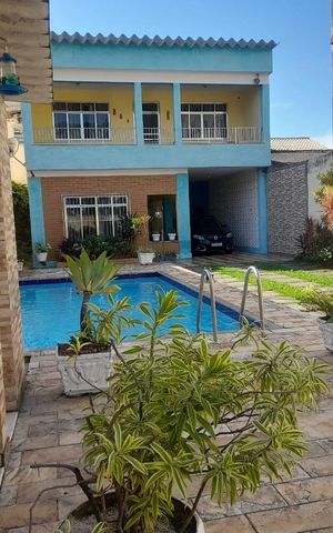 Casa à venda com 241m², 3 quartos e 3 vagasÁrea externa