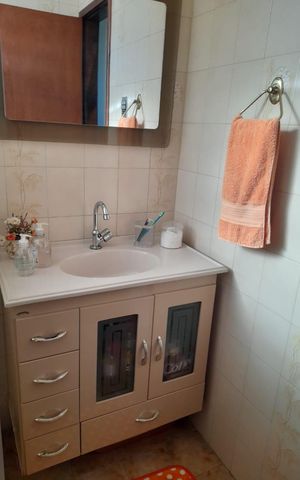 Casa à venda com 241m², 3 quartos e 3 vagasBanheiro