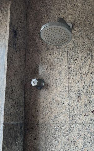 Apartamento para alugar com 150m², 3 quartos e 1 vaga Apartamento para alugar com 150m², 3 quartos e 1 vagaBanheiro da Suíte