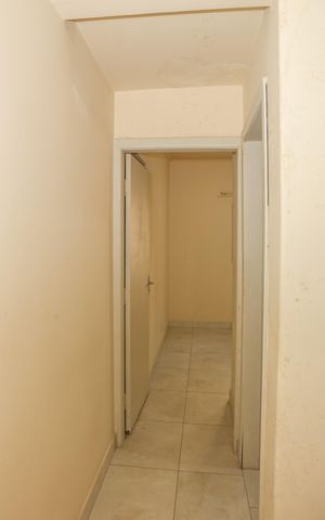 Casa à venda com 90m², 2 quartos e 1 vaga Casa à venda com 90m², 2 quartos e 1 vagaCorredor