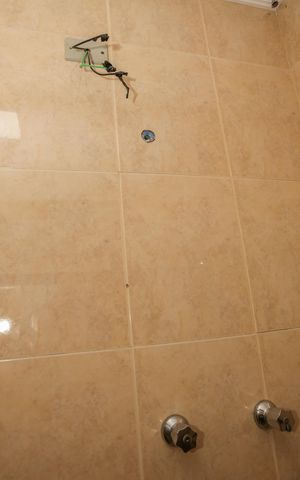 Casa à venda com 90m², 2 quartos e 1 vaga Casa à venda com 90m², 2 quartos e 1 vagaBanheiro