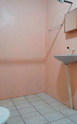 Casa para alugar com 200m², 2 quartos e 4 vagasBanheiro 1