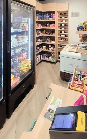 Apartamento à venda com 52m², 2 quartos e sem vaga Apartamento à venda com 52m², 2 quartos e sem vagaÁrea comum - Mini Market