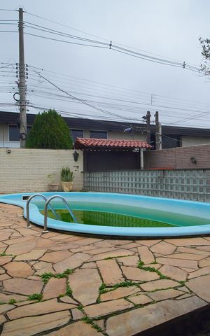 Casa à venda com 240m², 4 quartos e 5 vagasPiscina