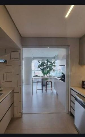 Apartamento à venda com 254m², 4 quartos e 4 vagas