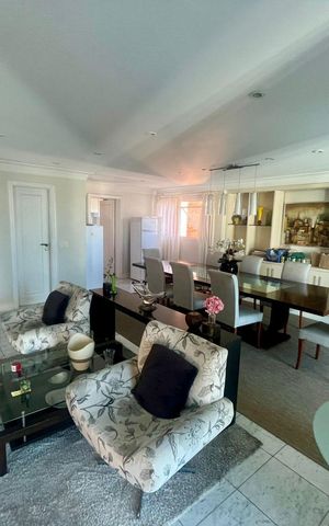 Apartamento à venda com 201m², 4 quartos e 4 vagas Apartamento à venda com 201m², 4 quartos e 4 vagasSala