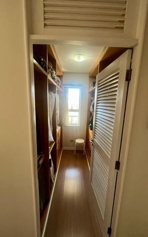Apartamento à venda com 201m², 4 quartos e 4 vagas Apartamento à venda com 201m², 4 quartos e 4 vagasSuíte