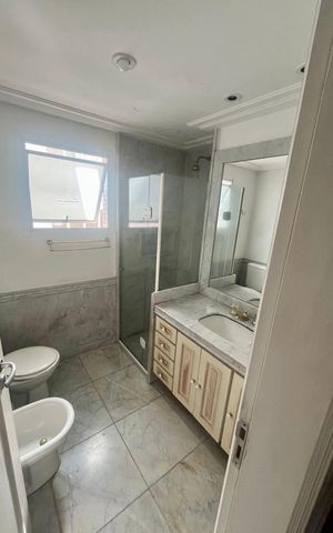 Apartamento à venda com 201m², 4 quartos e 4 vagas Apartamento à venda com 201m², 4 quartos e 4 vagasBanheiro