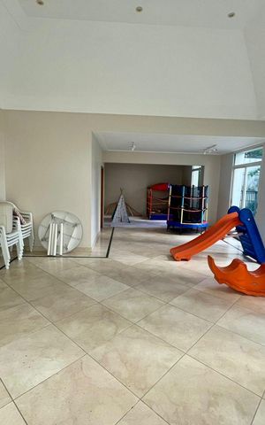 Apartamento à venda com 201m², 4 quartos e 4 vagas Apartamento à venda com 201m², 4 quartos e 4 vagasÁrea externa
