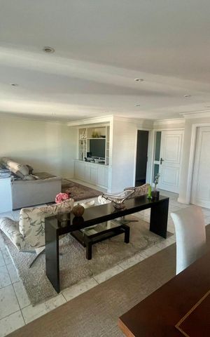 Apartamento à venda com 201m², 4 quartos e 4 vagas Apartamento à venda com 201m², 4 quartos e 4 vagasSala